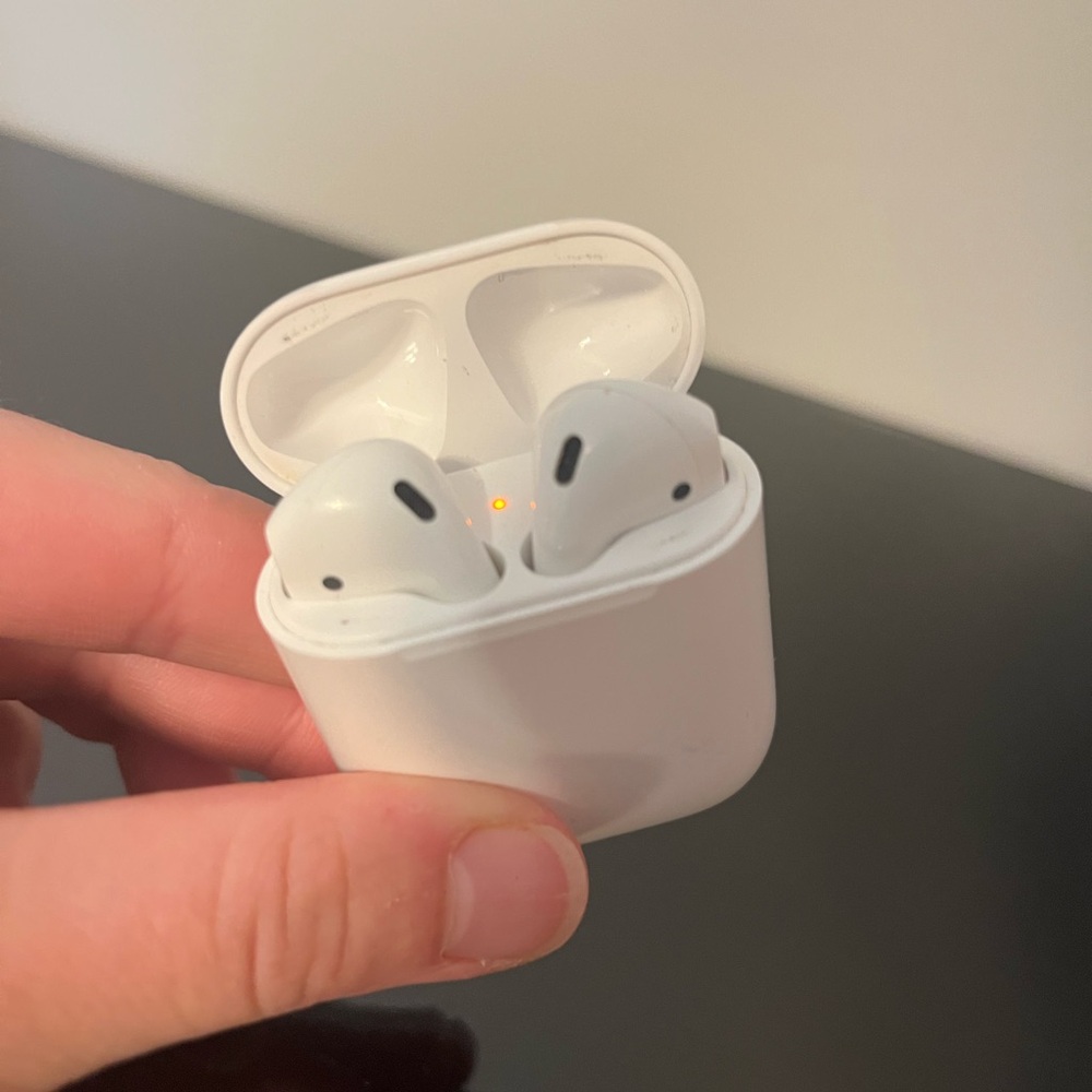Apple AirPods - First Generation